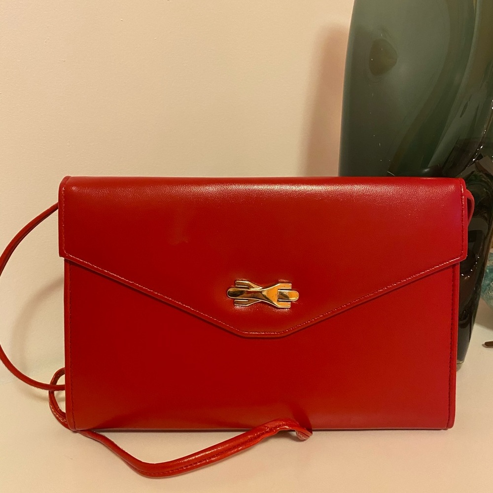 VINTAGE: red crossbody bag, Calego (brand), made in Canada, good condition